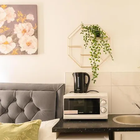 Ub2 Suites - Heathrow London